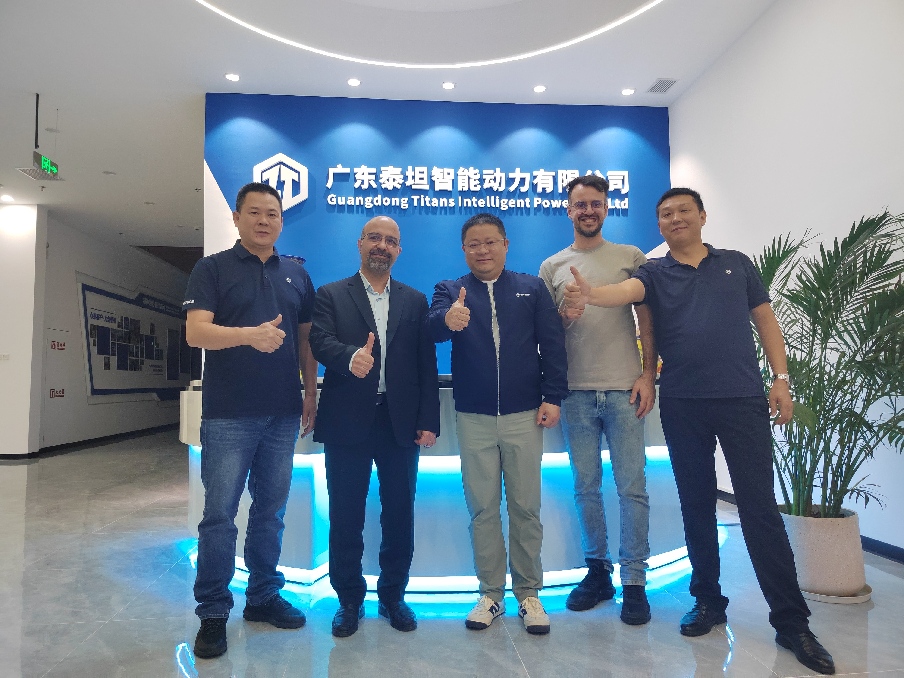 泰坦智能 | 熱烈歡迎伊朗客戶蒞臨工廠參觀交流！